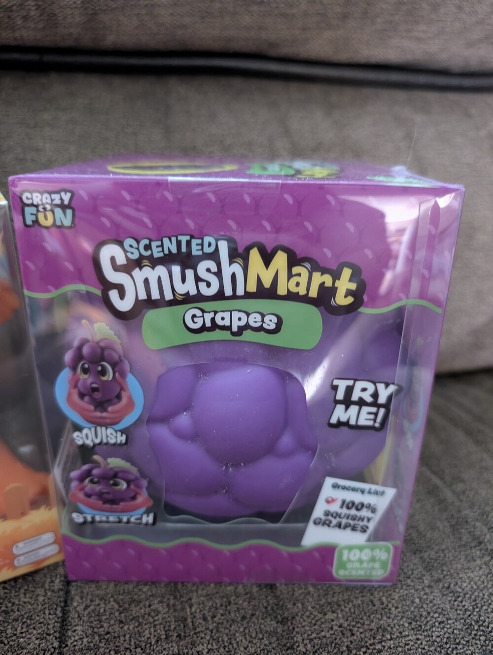 Highland Cow & Scented Grape Squishy - Picture 4 of 4